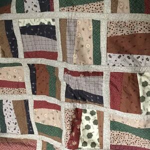 Hand crafted lightweight Twin quilt NWOT